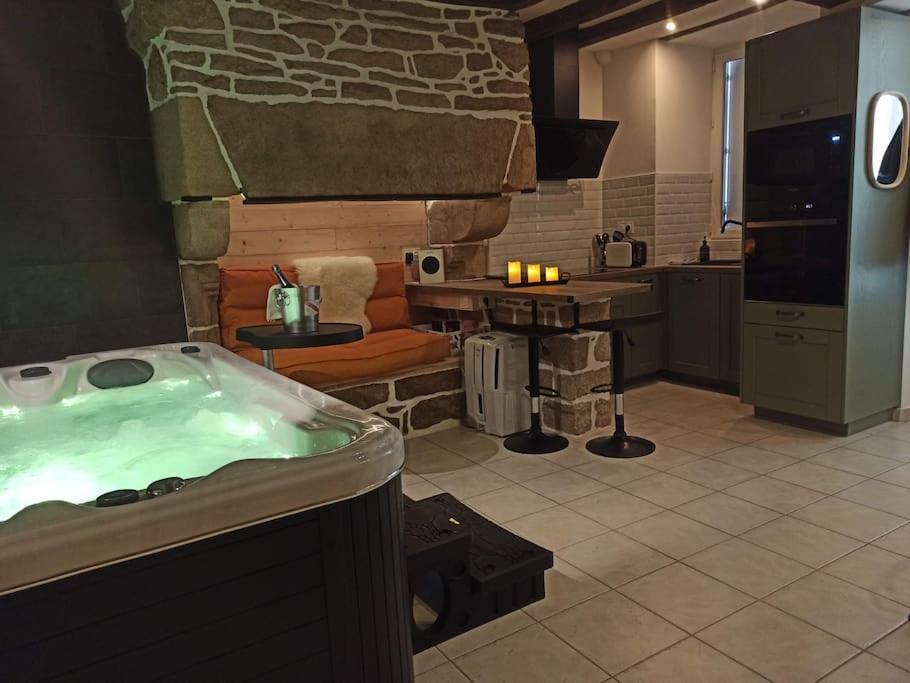 L'Etreinte, Gite De Charme Avec Jacuzzi Interieur Et Sauna Guéméné-sur-Scorff Zewnętrze zdjęcie